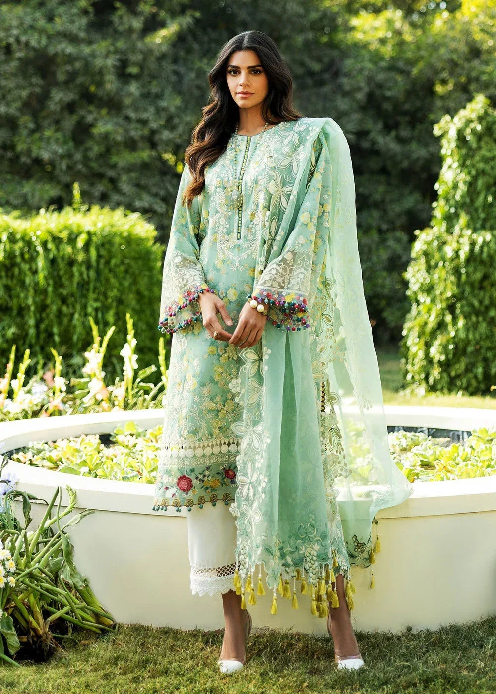 Sadaf Fawad Khan | Siraa Lawn 25 | BLOOM - B - Rang-e-Khaas