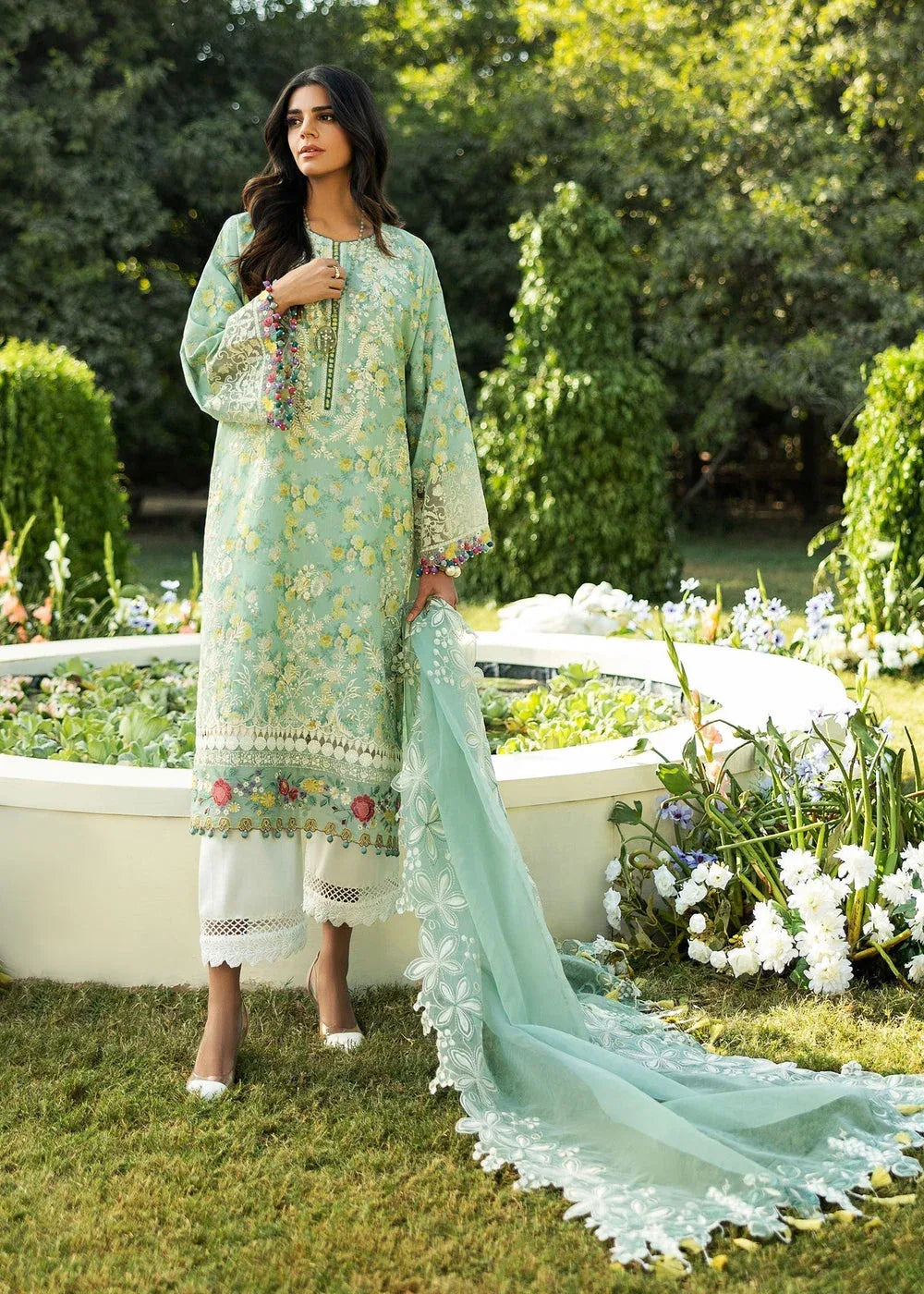 Sadaf Fawad Khan | Siraa Lawn 25 | BLOOM - B - Rang-e-Khaas