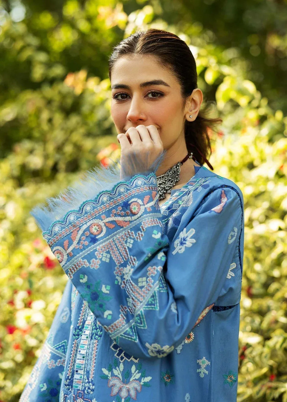 Sadaf Fawad Khan | Siraa Lawn 25 | WISTERIA - A - Rang-e-Khaas