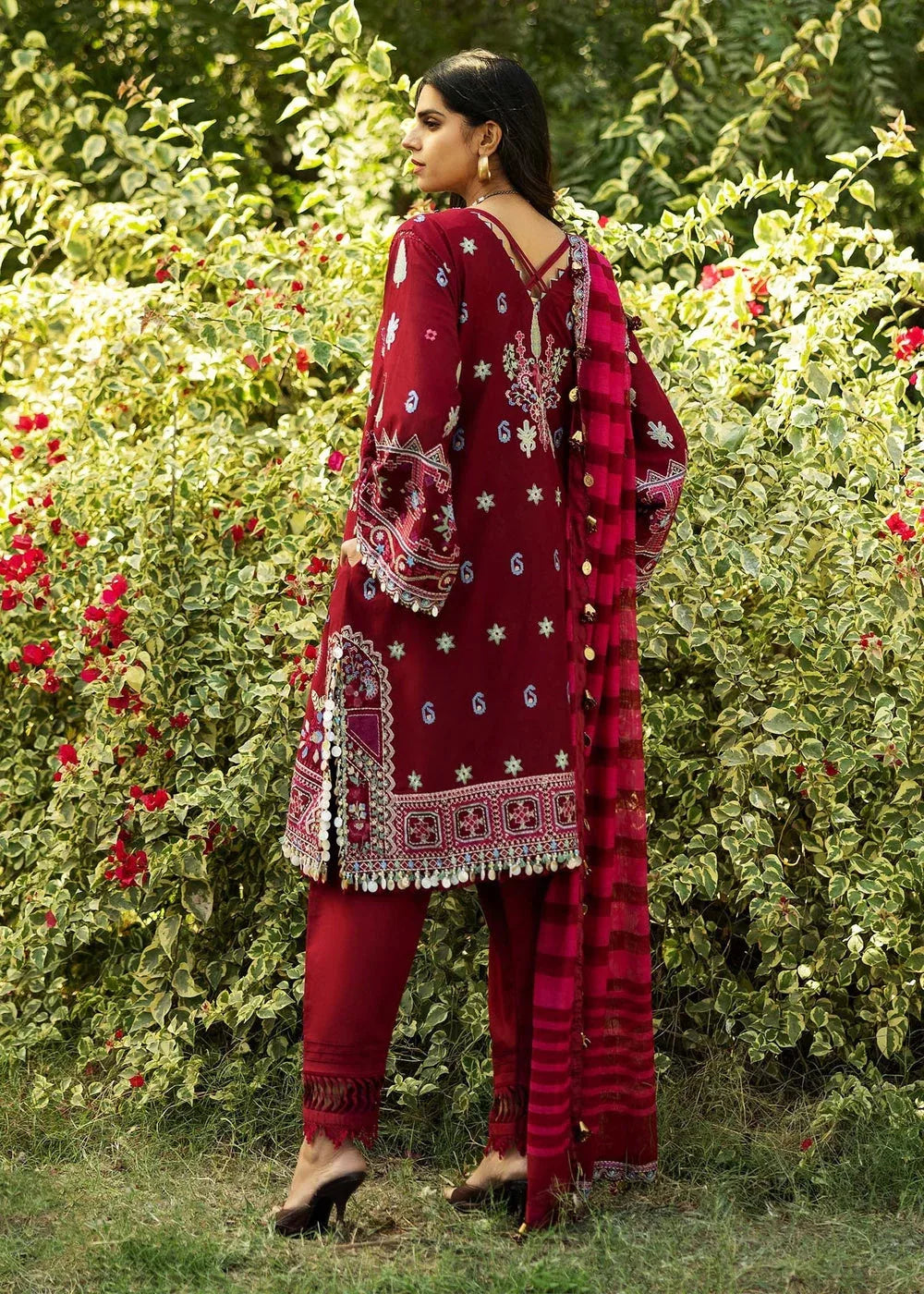 Sadaf Fawad Khan | Siraa Lawn 25 |WISTERIA - B - Rang-e-Khaas