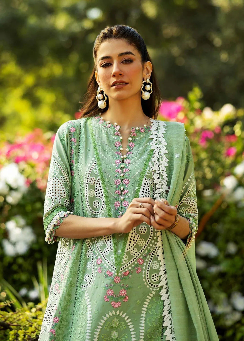 Sadaf Fawad Khan | Siraa Lawn 25 | FRENCH HEARTS - A - Rang-e-Khaas