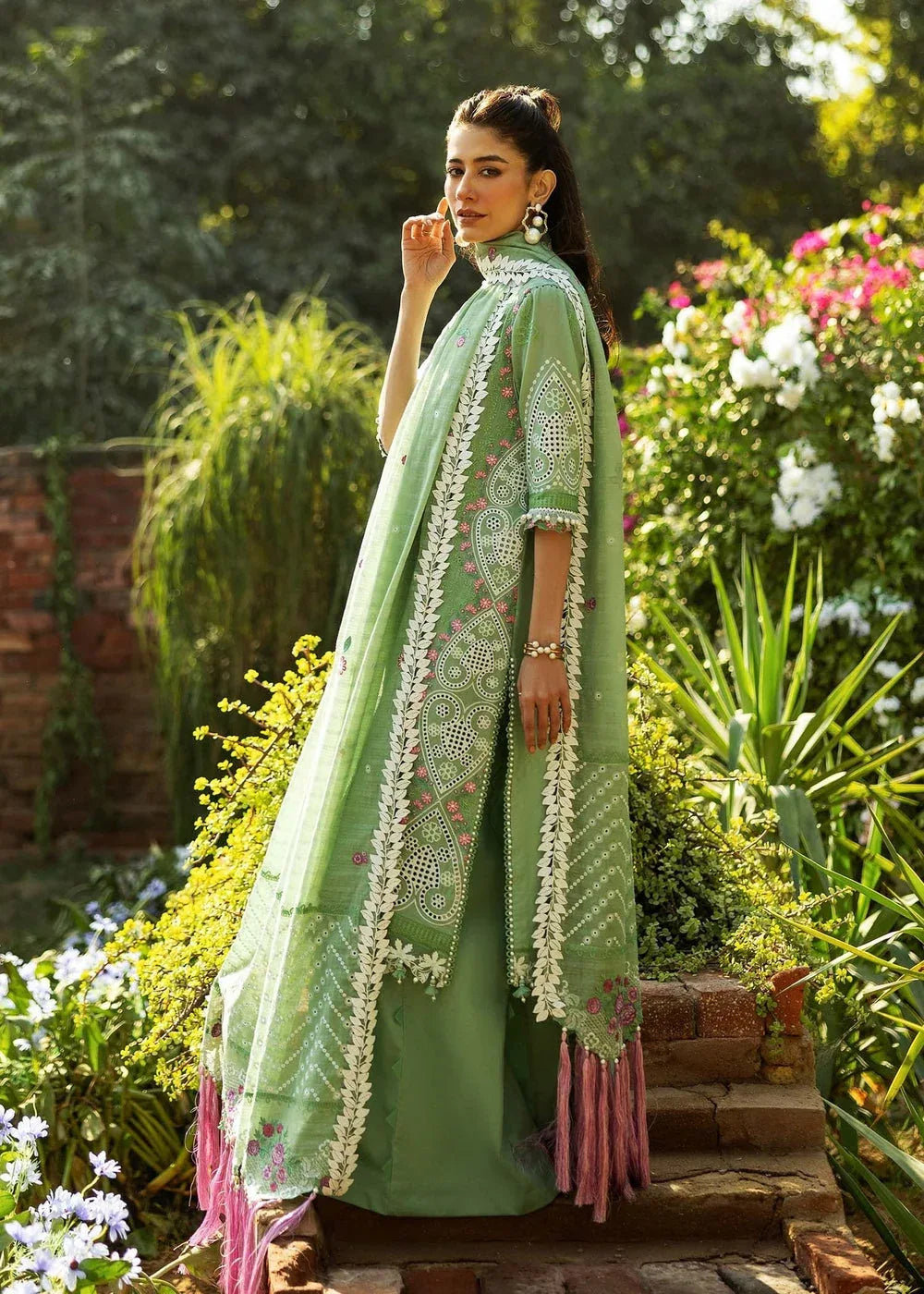 Sadaf Fawad Khan | Siraa Lawn 25 | FRENCH HEARTS - A - Rang-e-Khaas