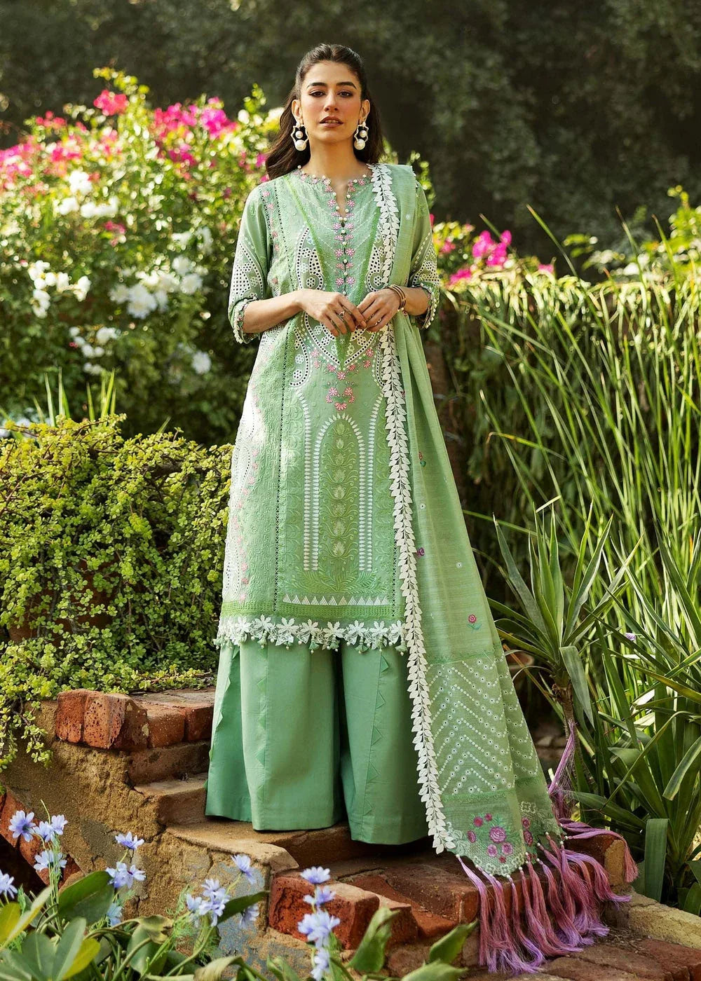 Sadaf Fawad Khan | Siraa Lawn 25 | FRENCH HEARTS - A - Rang-e-Khaas