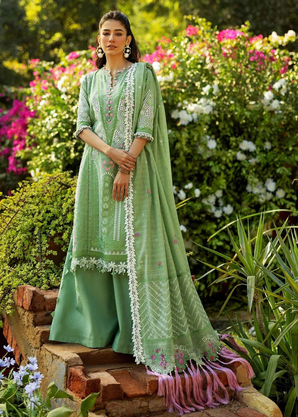 Sadaf Fawad Khan | Siraa Lawn 25 | FRENCH HEARTS - A - Rang-e-Khaas