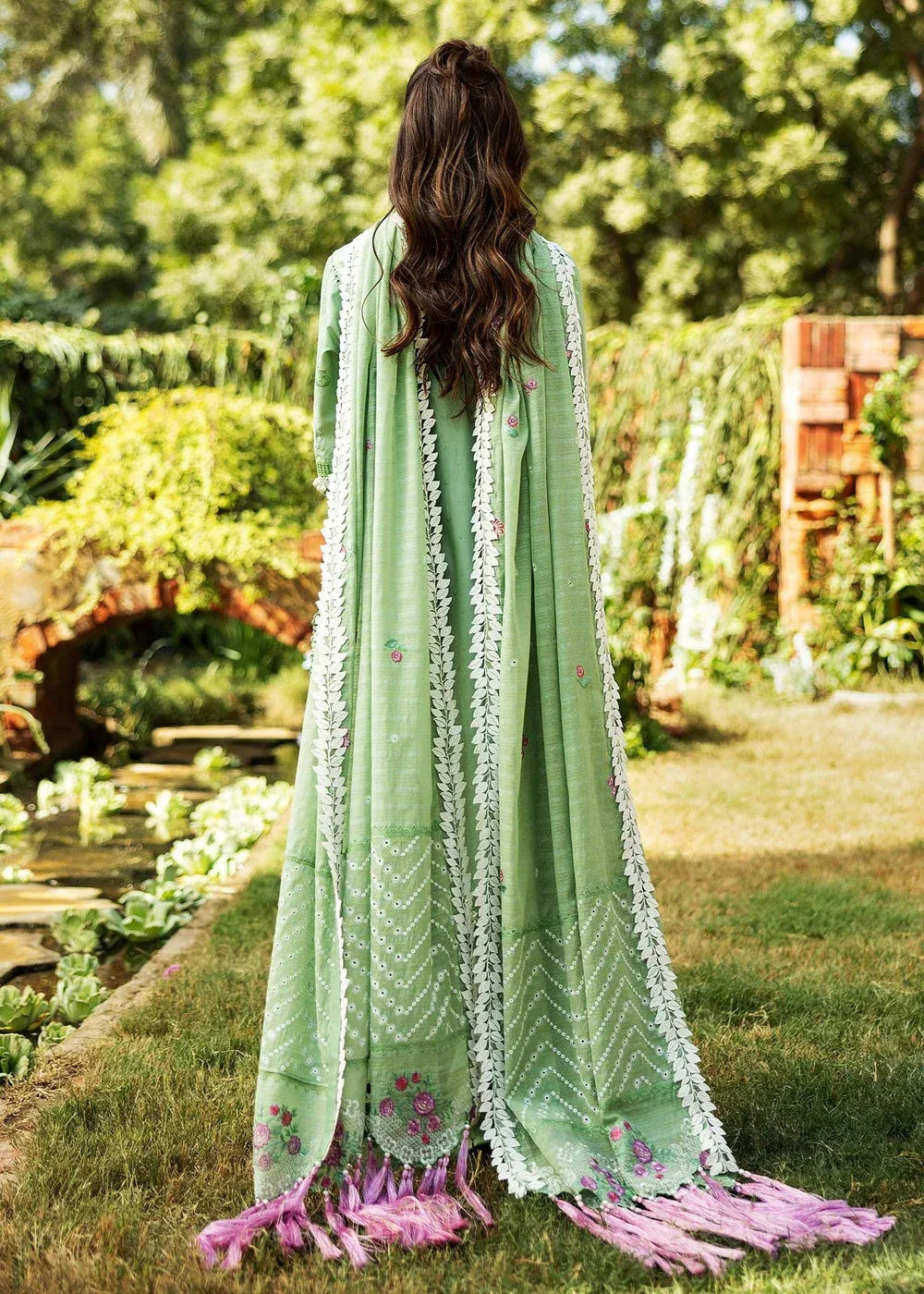 Sadaf Fawad Khan | Siraa Lawn 25 | FRENCH HEARTS - A - Rang-e-Khaas