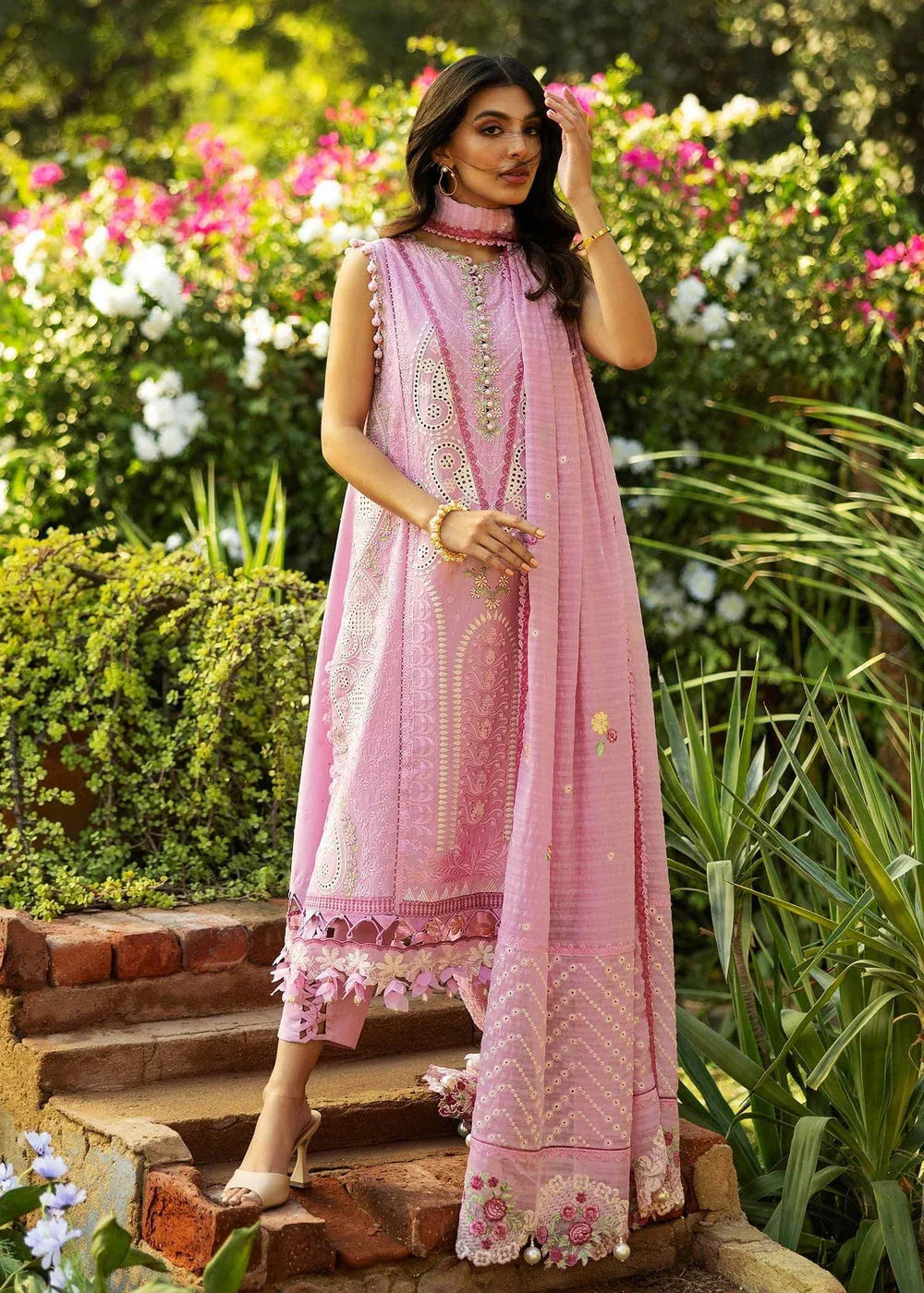 Sadaf Fawad Khan | Siraa Lawn 25 | FRENCH HEARTS - B - Rang-e-Khaas