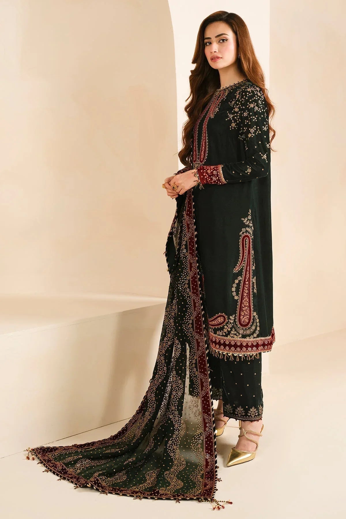 Jazmin | Velvet Edit 24 | Velvet Formal VF-2034 - Rang-e-Khaas