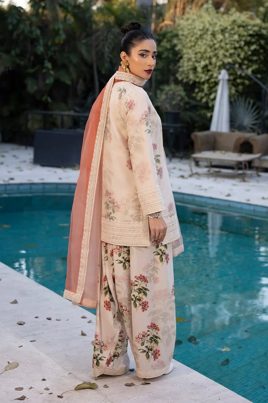 Erum Khan | Shahzeen Eid Collection | FLAMINGO - Rang-e-Khaas