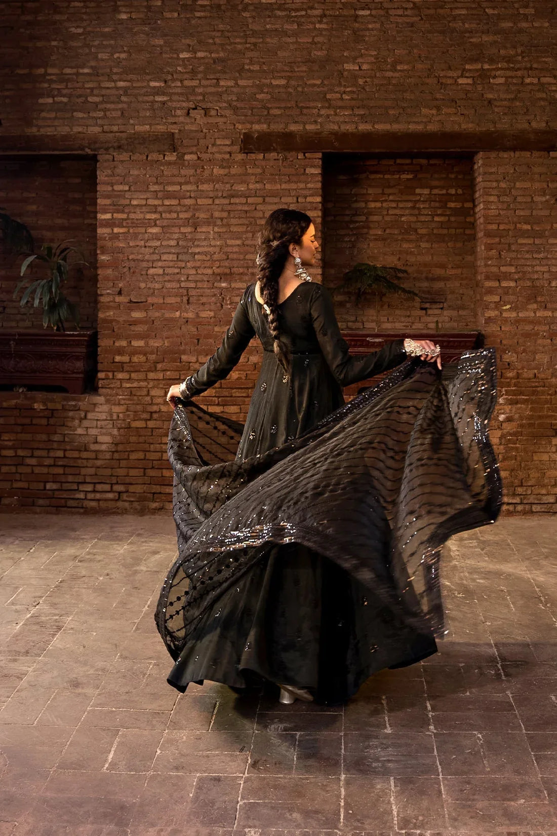 Erum Khan | Shezadian Luxe Formals | Mumtaz - Rang-e-Khaas