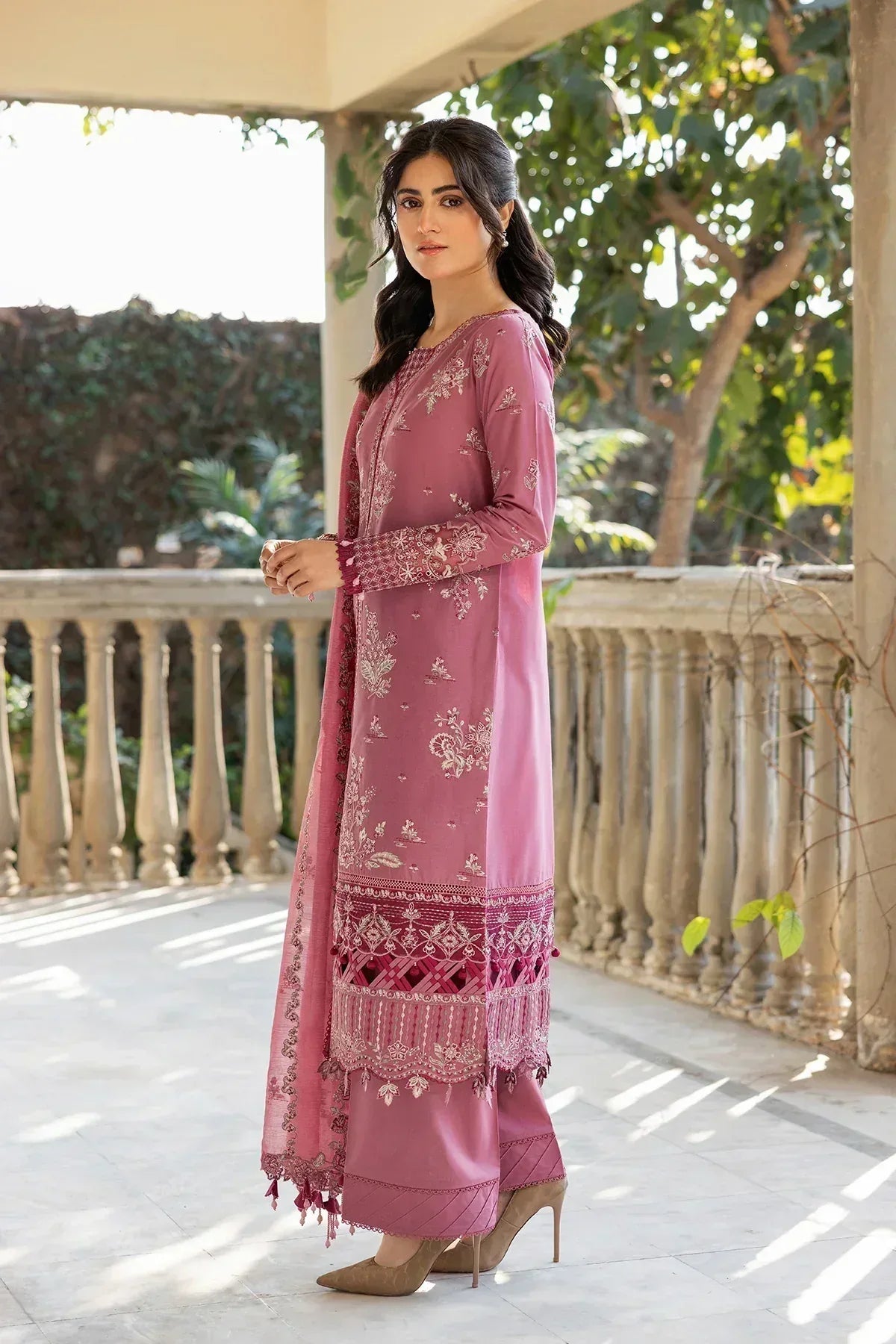 Farasha | Bahaar Embroidered Lawn | Rose Garland - Rang-e-Khaas