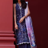 Farah Talib Aziz | Suay Lawn 24 | IZEA BLUE