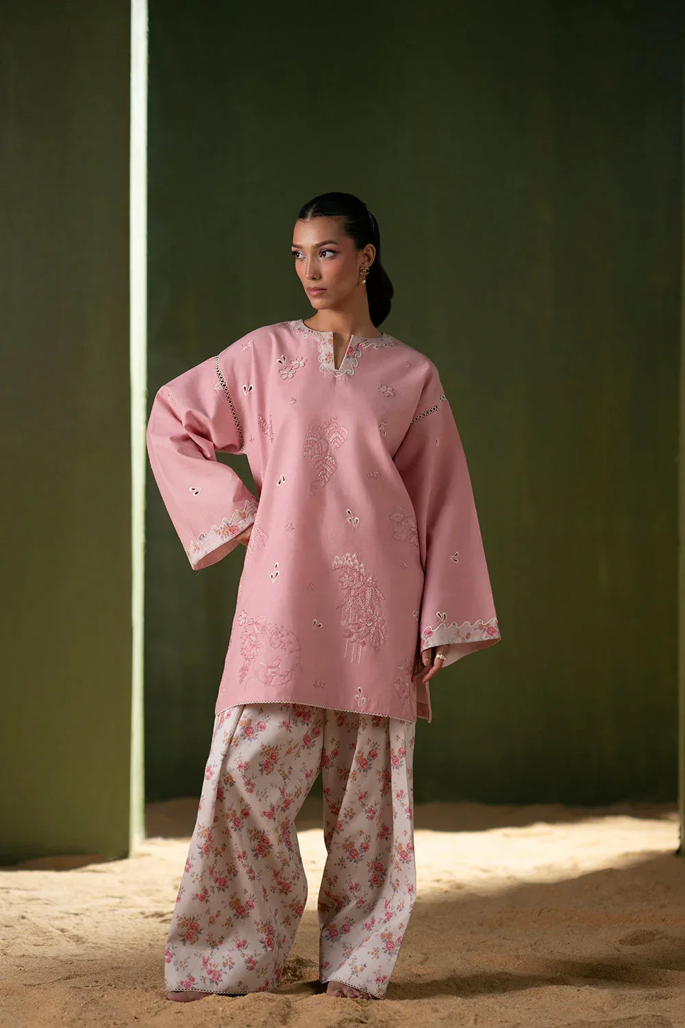 Saira Rizwan | Joolie Co ords | JOOLIE PINK - JBP25-08 - Rang-e-Khaas