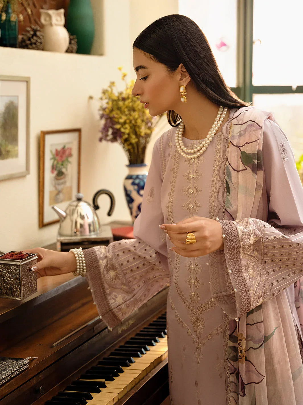 Izel | Dastak Luxury Lawn | GUL - Rang-e-Khaas