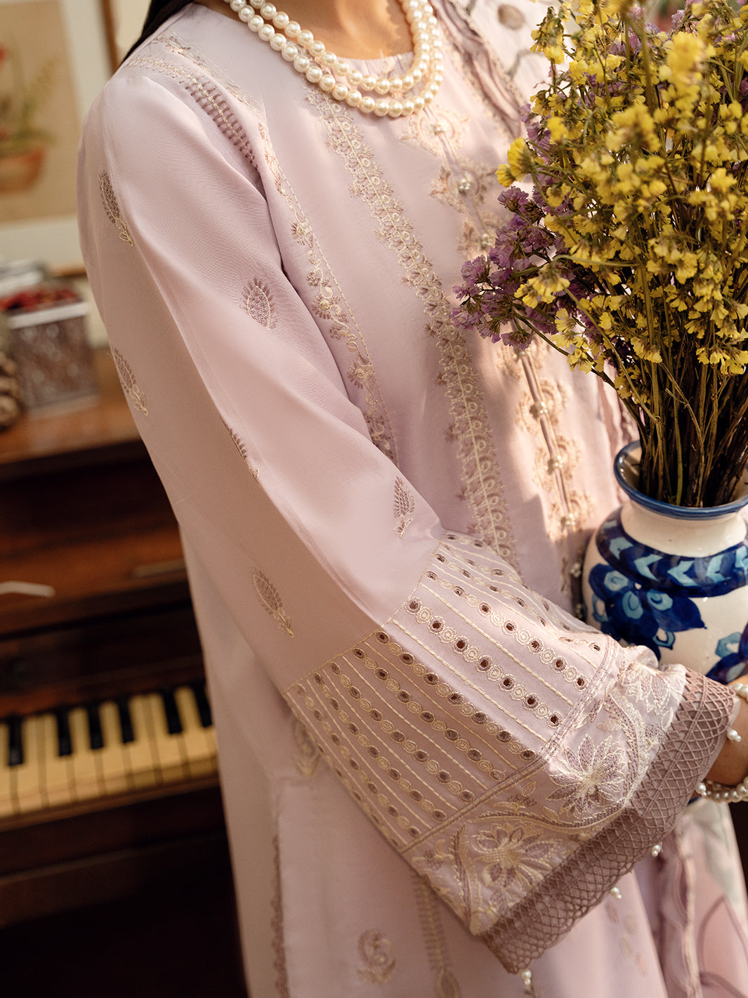 Izel | Dastak Luxury Lawn | GUL