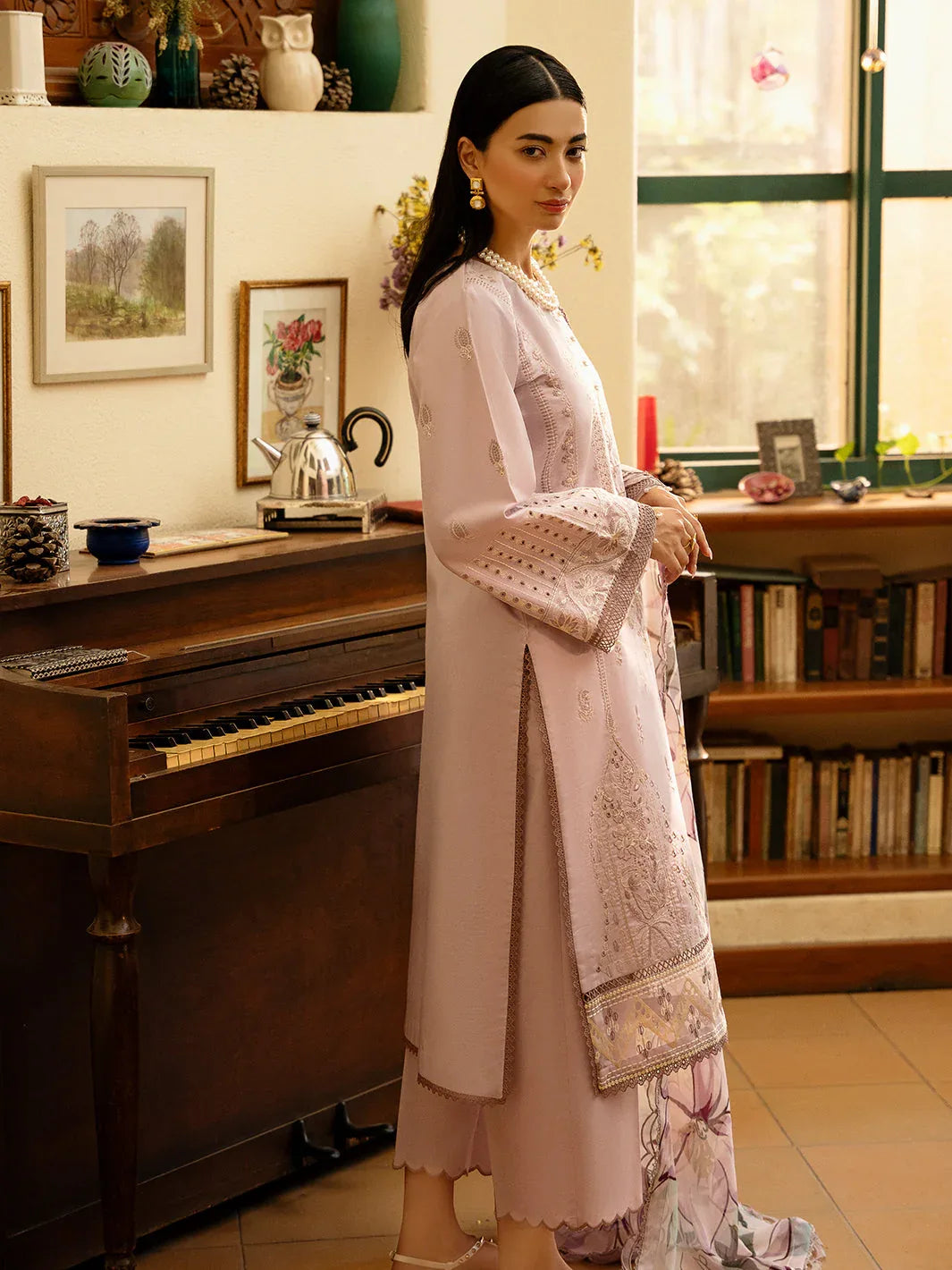 Izel | Dastak Luxury Lawn | GUL - Rang-e-Khaas