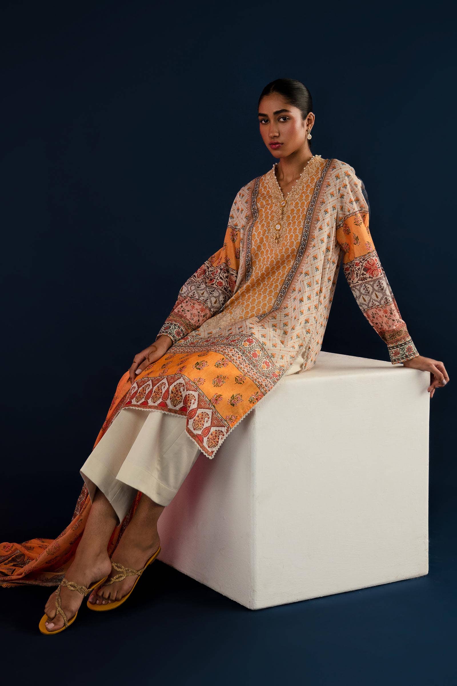 Sana Safinaz | Mahay Summer Lawn 24 | S-11 - Rang-e-Khaas