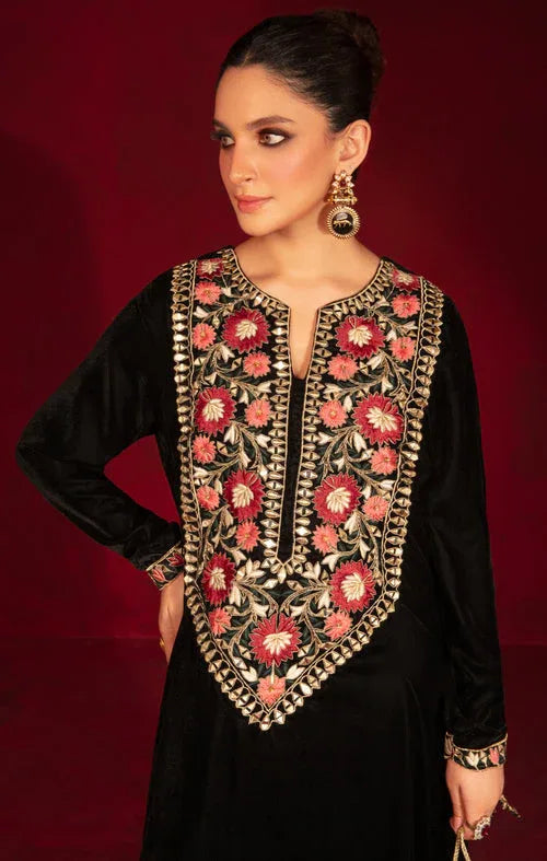 Maya | Raazi Velvet 24 | ZEEST - Rang-e-Khaas