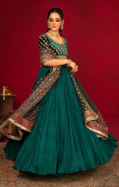 Maya | Raazi Velvet 24 | DILAAB - Rang-e-Khaas