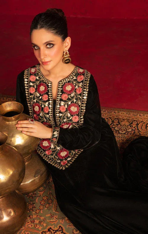 Maya | Raazi Velvet 24 | ZEEST - Rang-e-Khaas