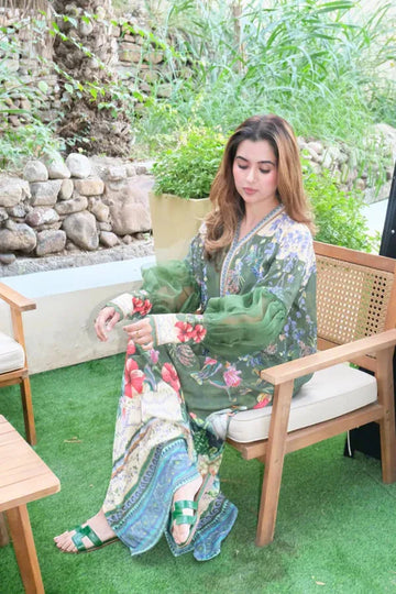 Muntaha by Shanzay Fahad | Luxury Kaftans | Joel
