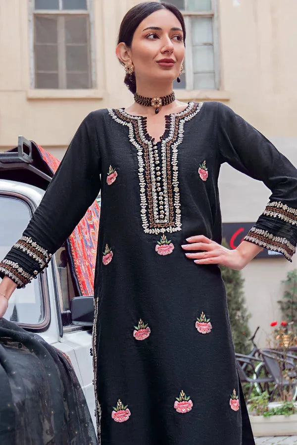Muntaha by Shanzay Fahad | Noor e Zaib | Black Raina