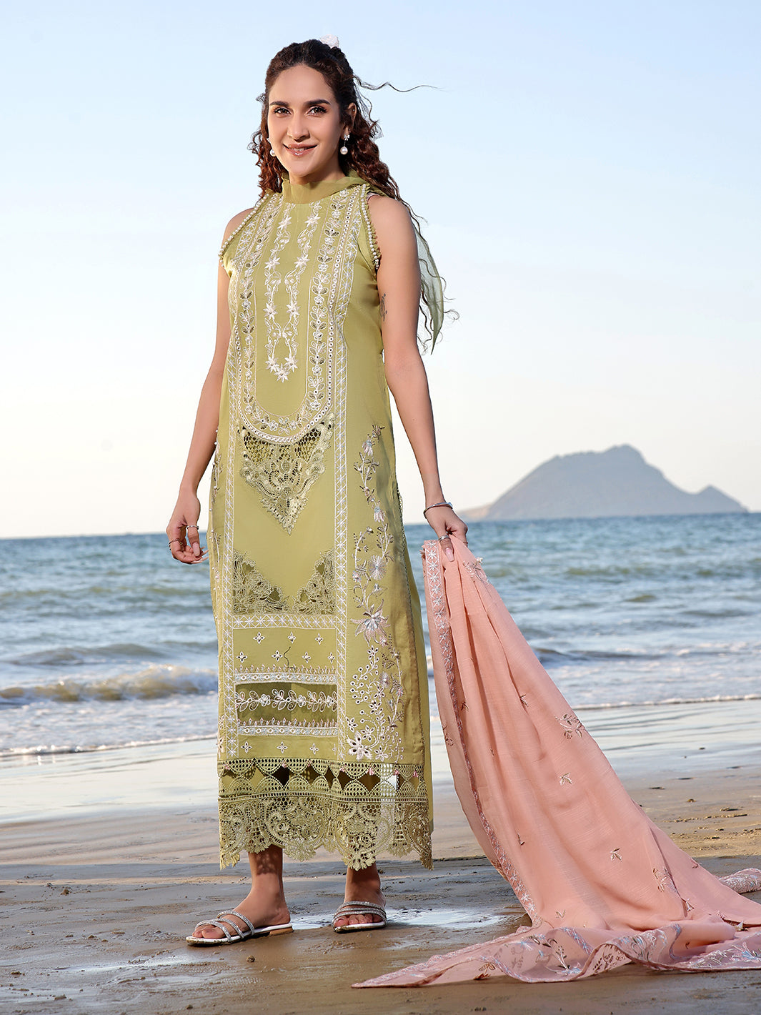 Izel | Saahil Signature Lawn 24 | MUZLIN