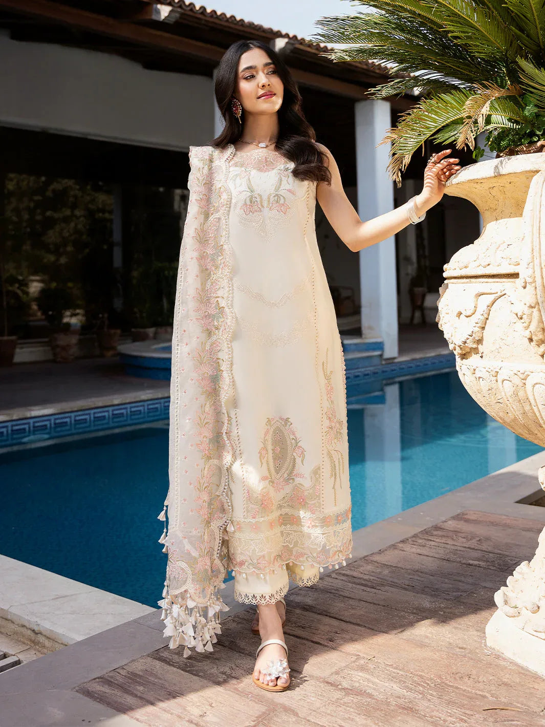 Izel | Mahveen Festive Lawn 25 | KUBRA - Rang-e-Khaas