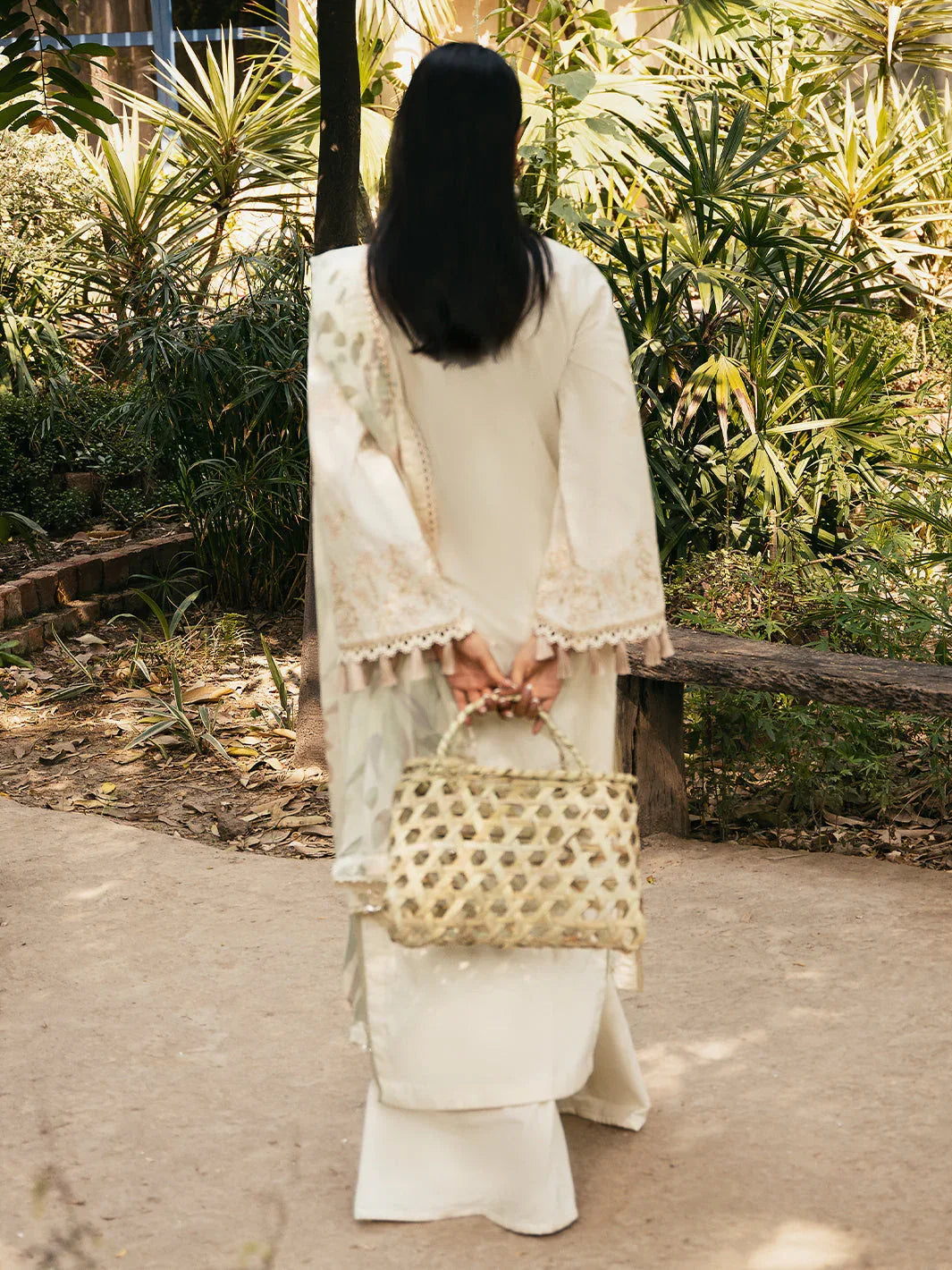 Izel | Dastak Luxury Lawn | MAAHAY - Rang-e-Khaas