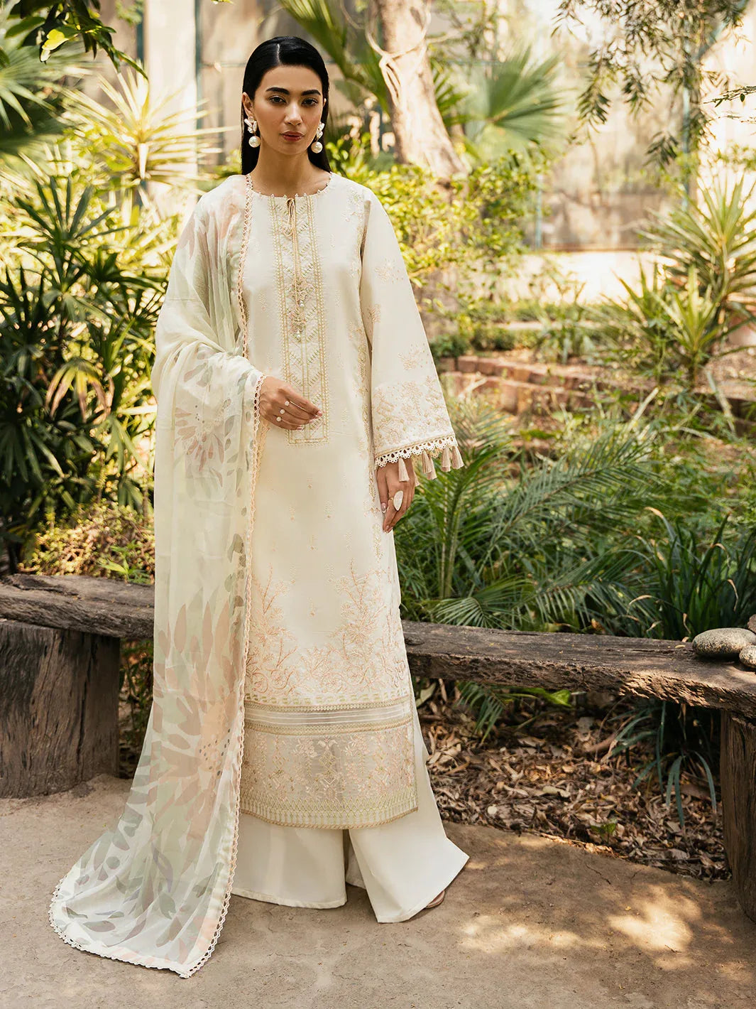 Izel | Dastak Luxury Lawn | MAAHAY - Rang-e-Khaas