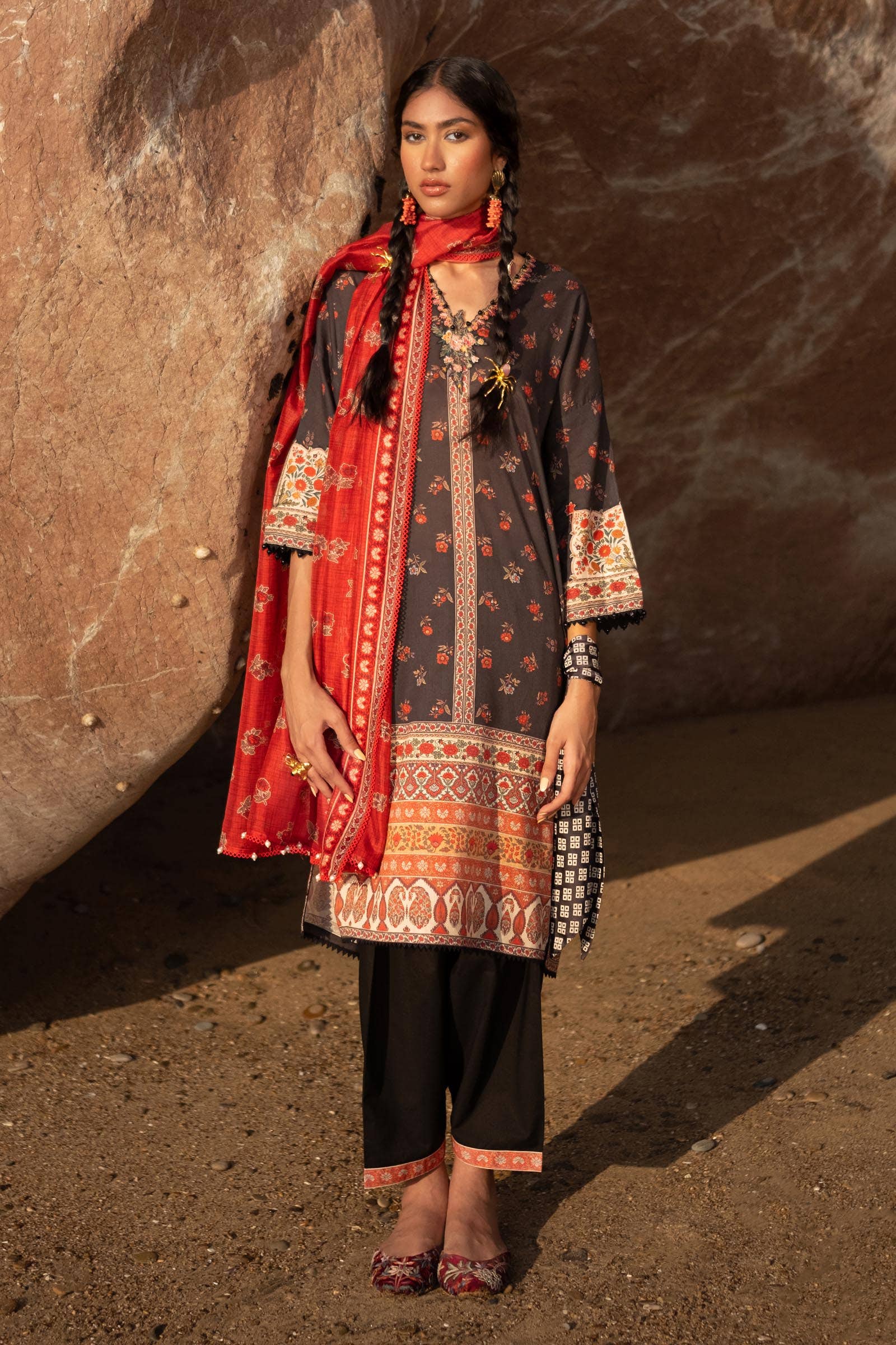 Sana Safinaz | Mahay Spring 24 | H241-017A-2BK - Rang-e-Khaas