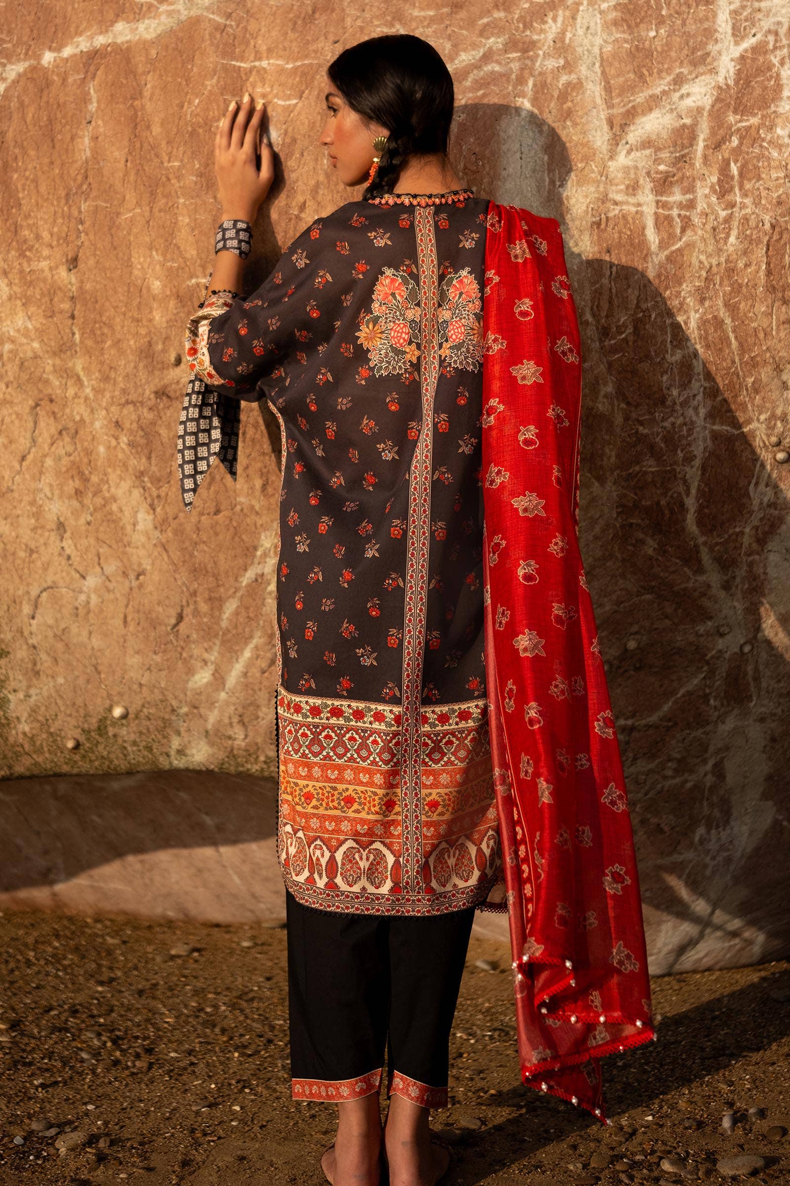 Sana Safinaz | Mahay Spring 24 | H241-017A-2BK - Rang-e-Khaas
