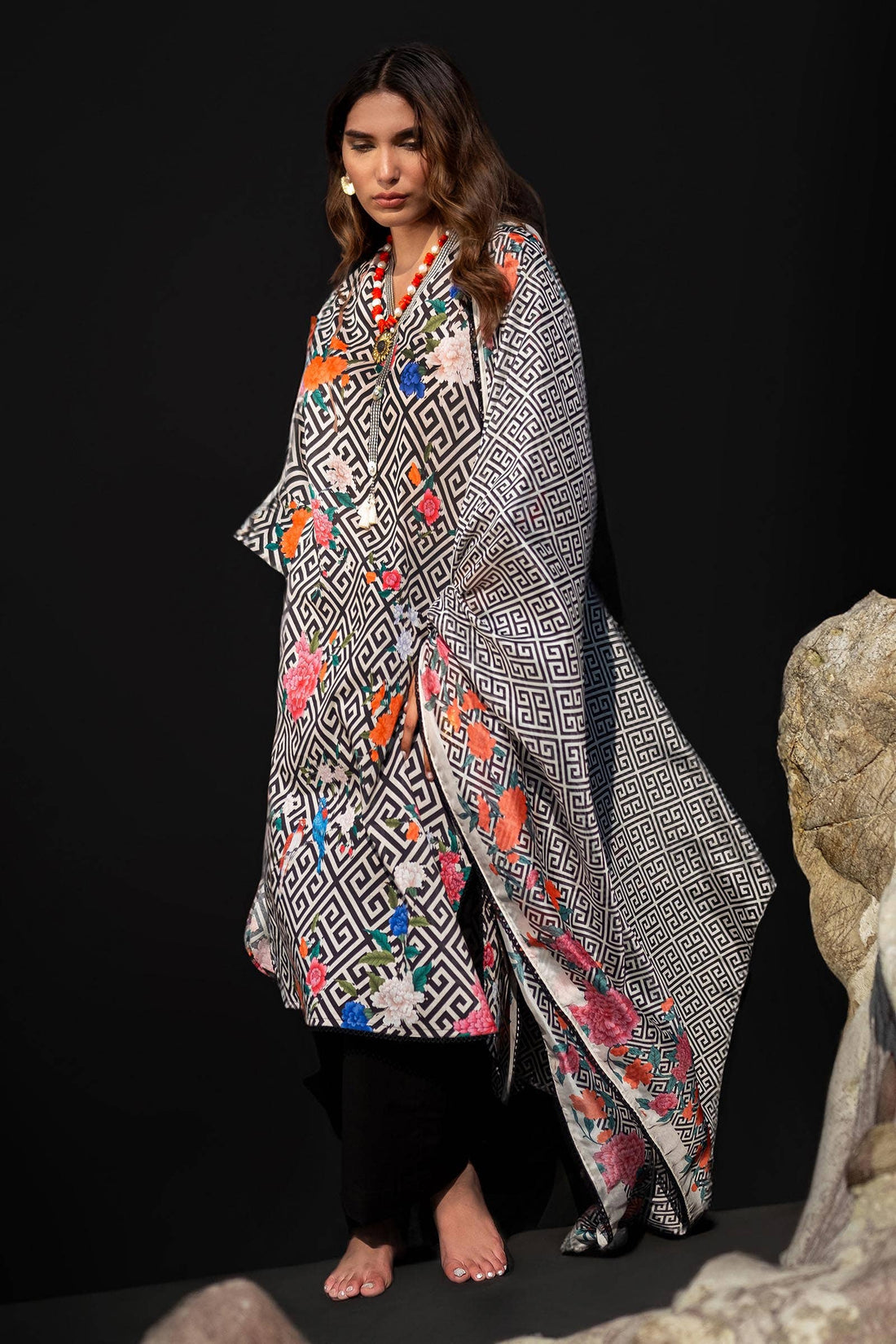 Sana Safinaz | Mahay Spring 24 | H241-013A-2BK - Rang-e-Khaas