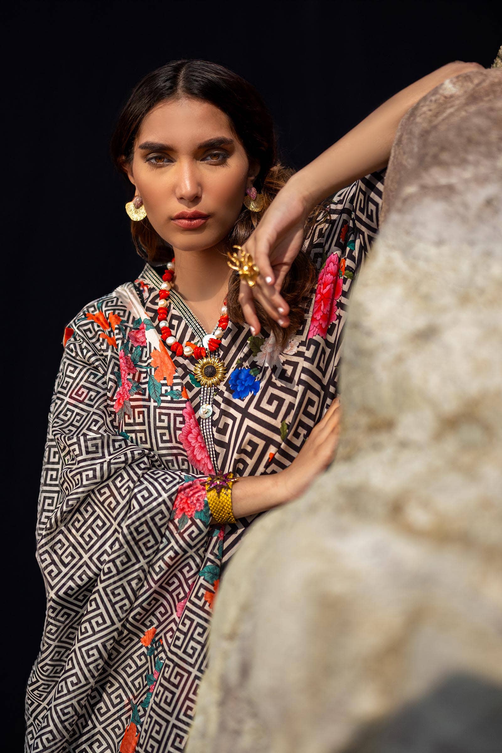 Sana Safinaz | Mahay Spring 24 | H241-013A-2BK - Rang-e-Khaas