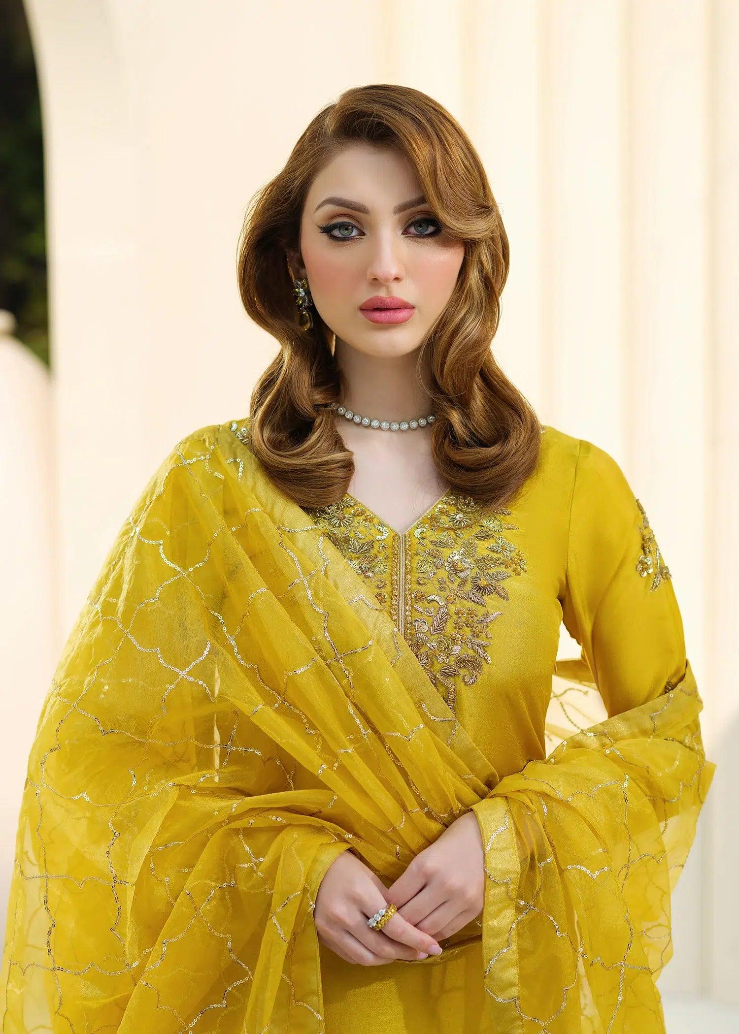 Mahum Asad | Forever and Ever Formals | Lyra - Rang-e-Khaas