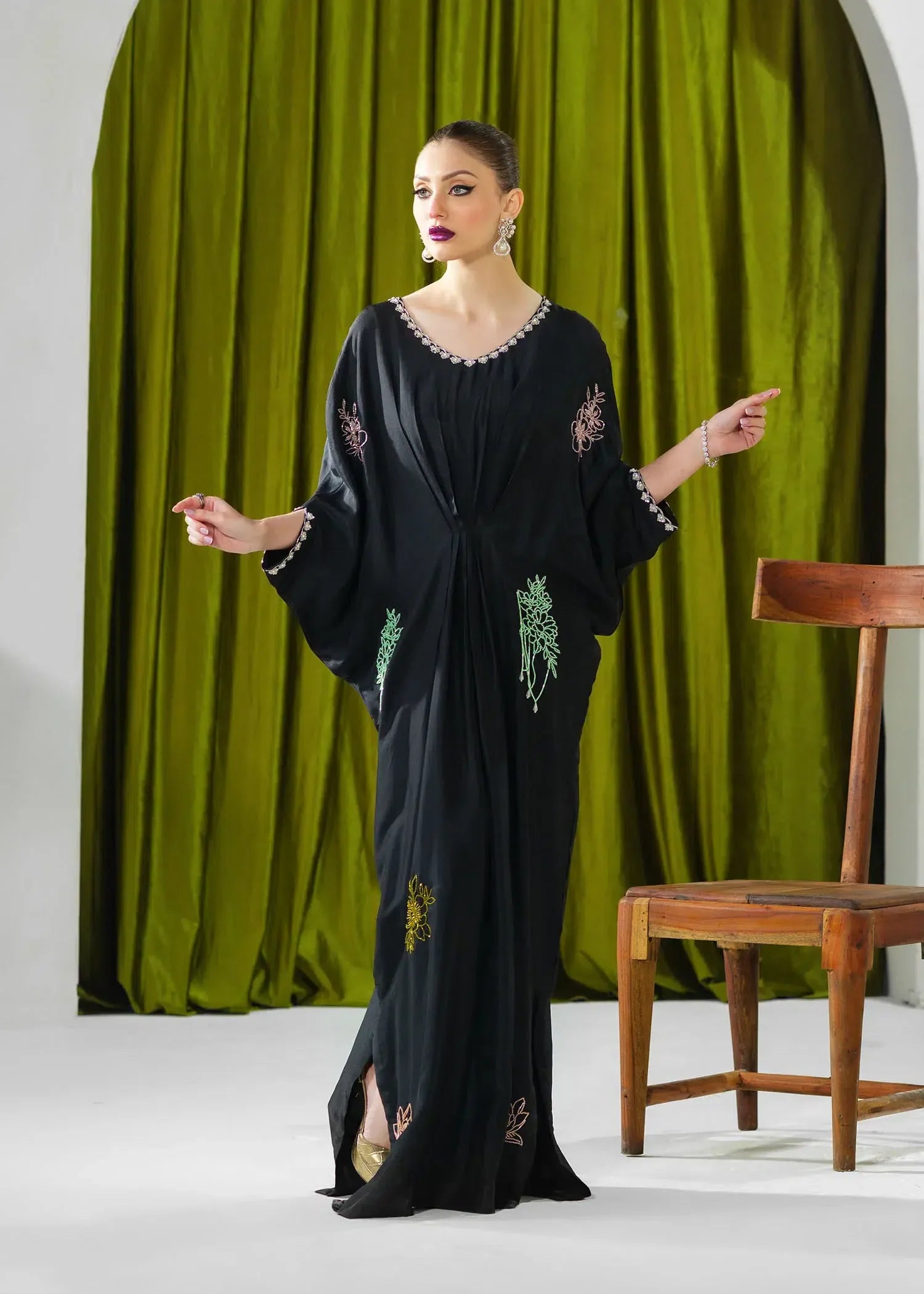 Mahum Asad | Forever and Ever Formals | Midnight - Rang-e-Khaas