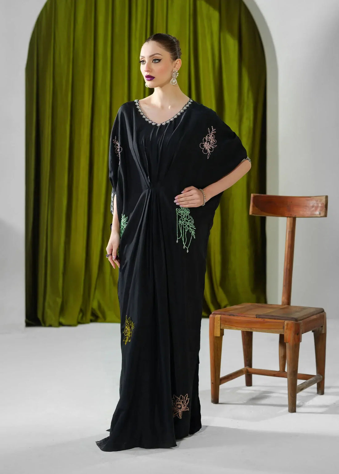 Mahum Asad | Forever and Ever Formals | Midnight - Rang-e-Khaas