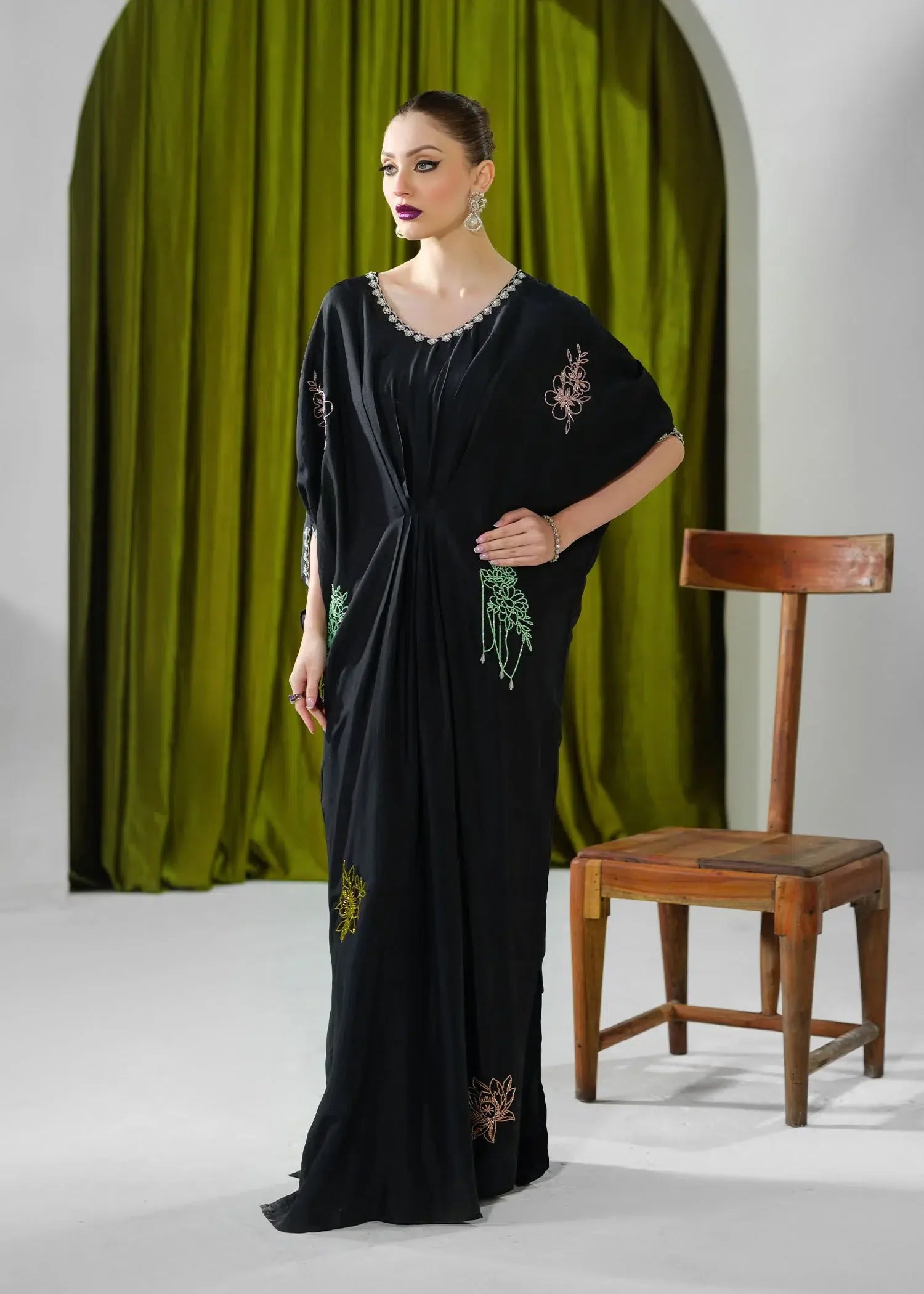 Mahum Asad | Forever and Ever Formals | Midnight - Rang-e-Khaas