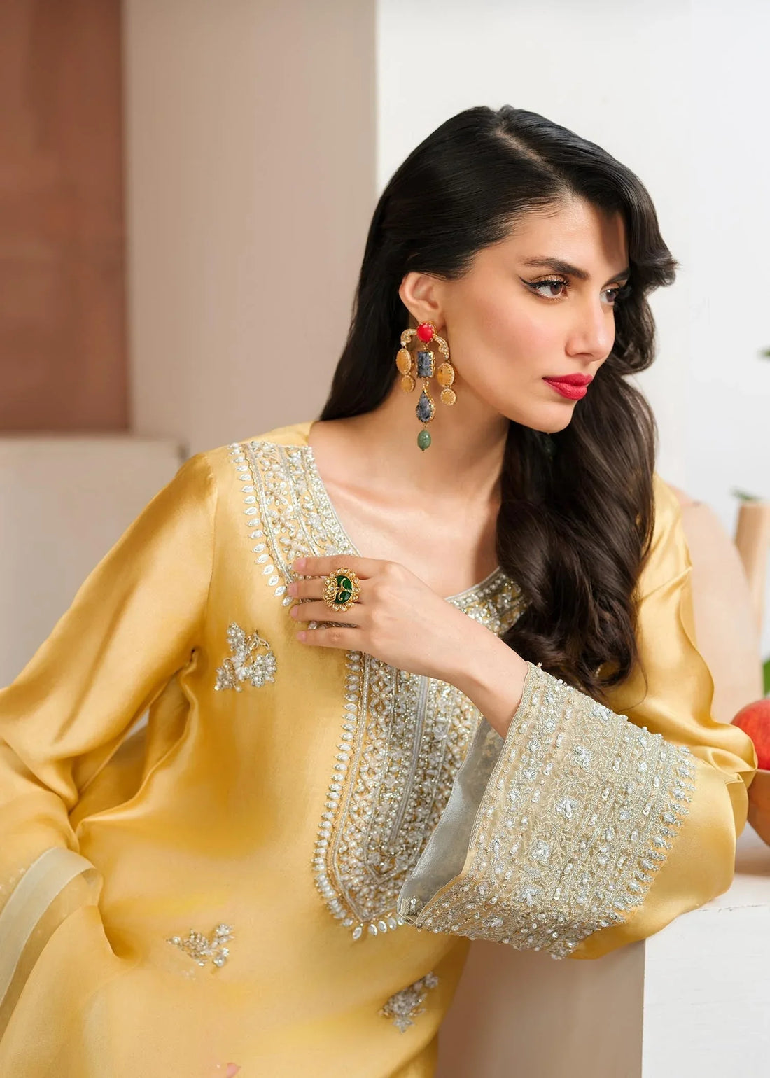 Mahum Asad | Raising The Bar | Bombshell - Rang-e-Khaas