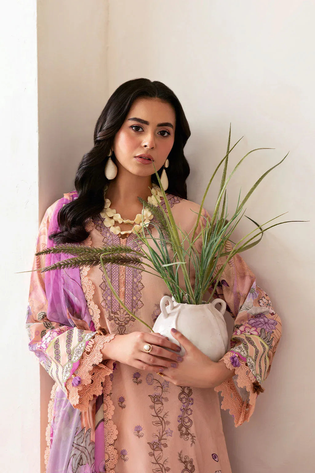 Ramsha | Mashaal Luxury Lawn | L-1411 - Rang-e-Khaas