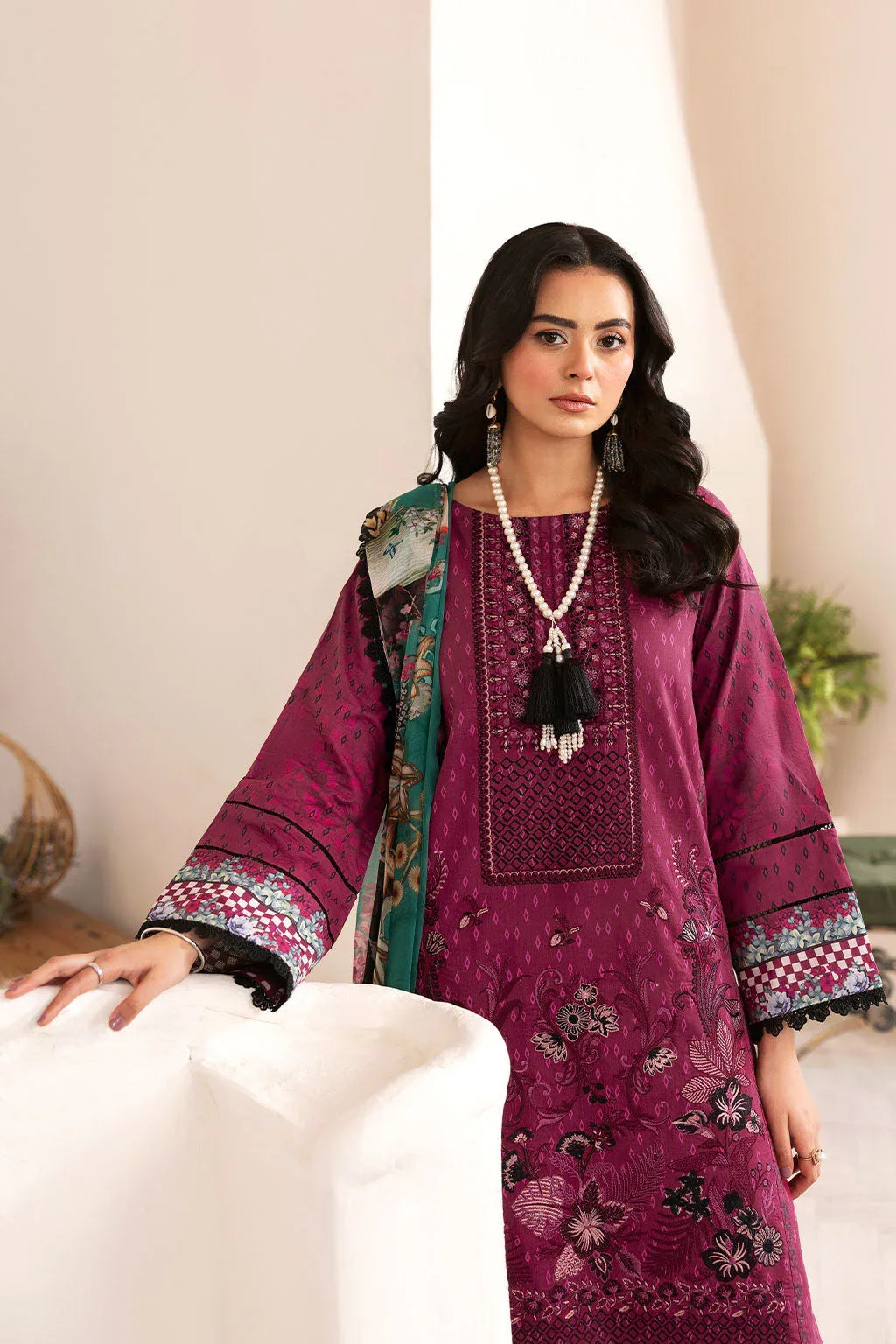 Ramsha | Mashaal Luxury Lawn |  L-1402 - Rang-e-Khaas