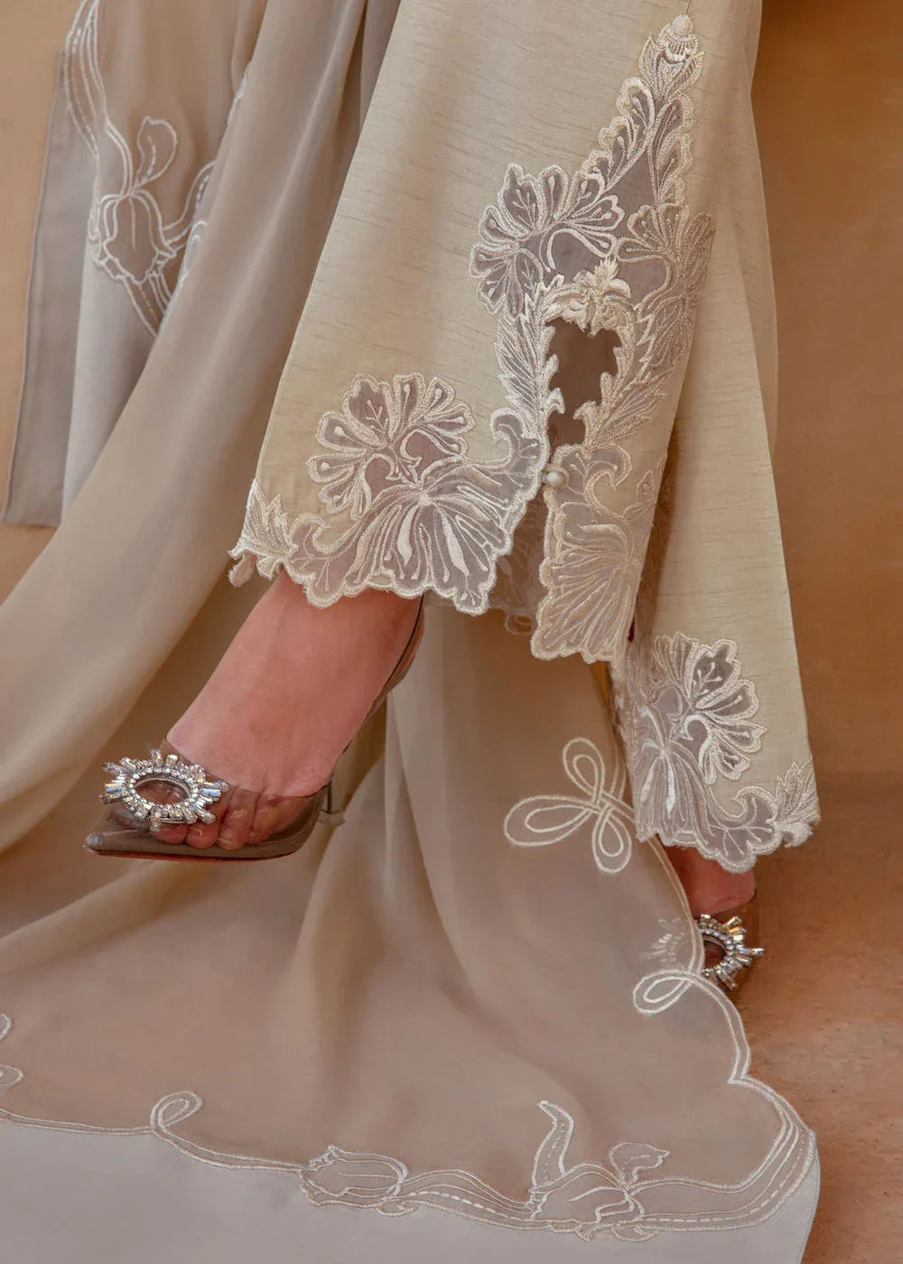 Saira Shakira | Rosea Casual Pret 25 | Latte Glow - Rang-e-Khaas