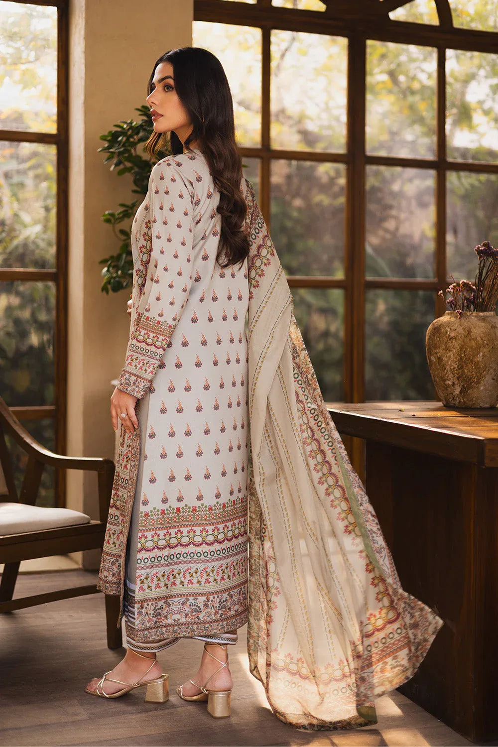 Maryum N Maria | Ceil 25 |  DIBA - Rang-e-Khaas