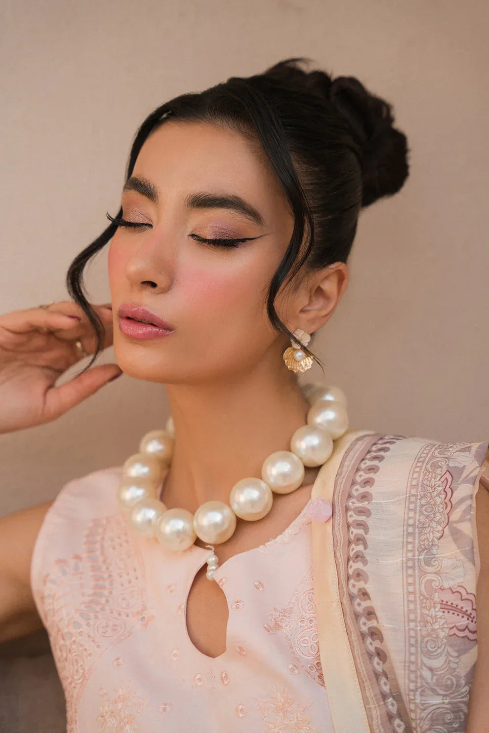 Neeshay | Symphony Luxury Lawn 24 | Whispers - Rang-e-Khaas