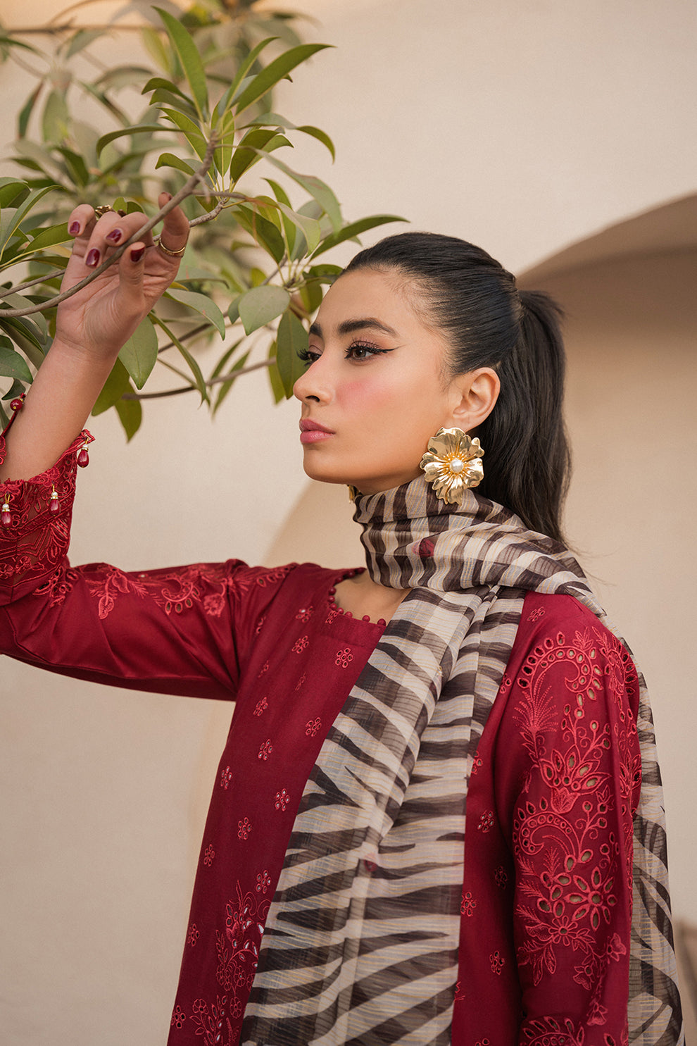 Neeshay | Symphony Luxury Lawn 24 | Cadence - Rang-e-Khaas