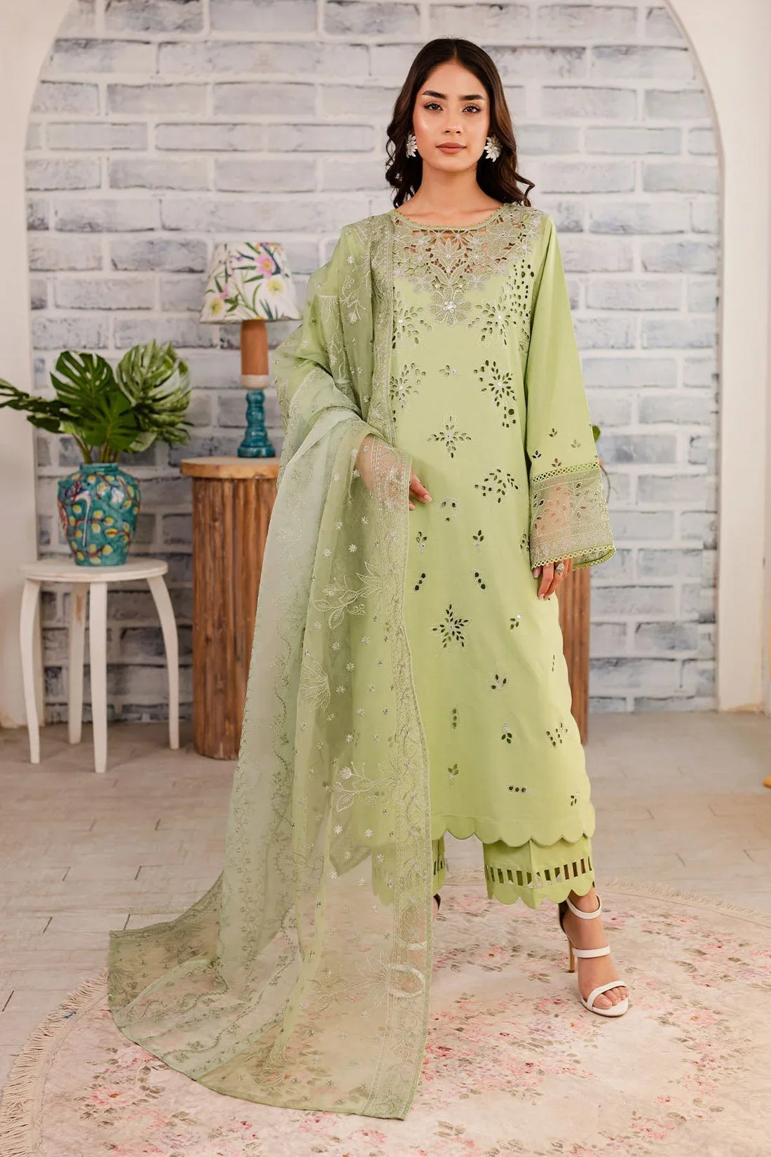 Nureh | Shades Of Summer | NP-490 - Rang-e-Khaas