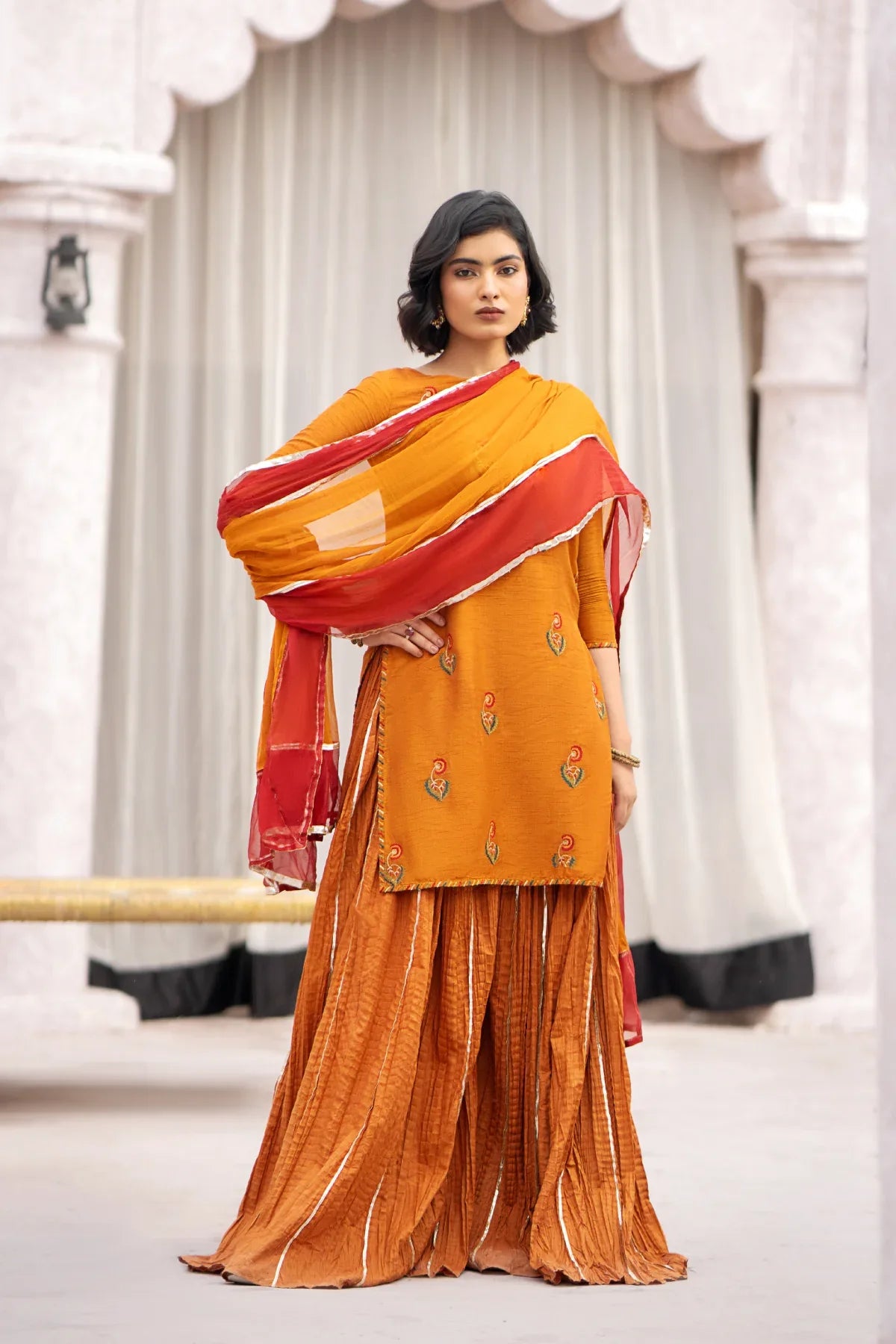Erum Khan | Sakhiyan Formals | GULDAUDI - Rang-e-Khaas