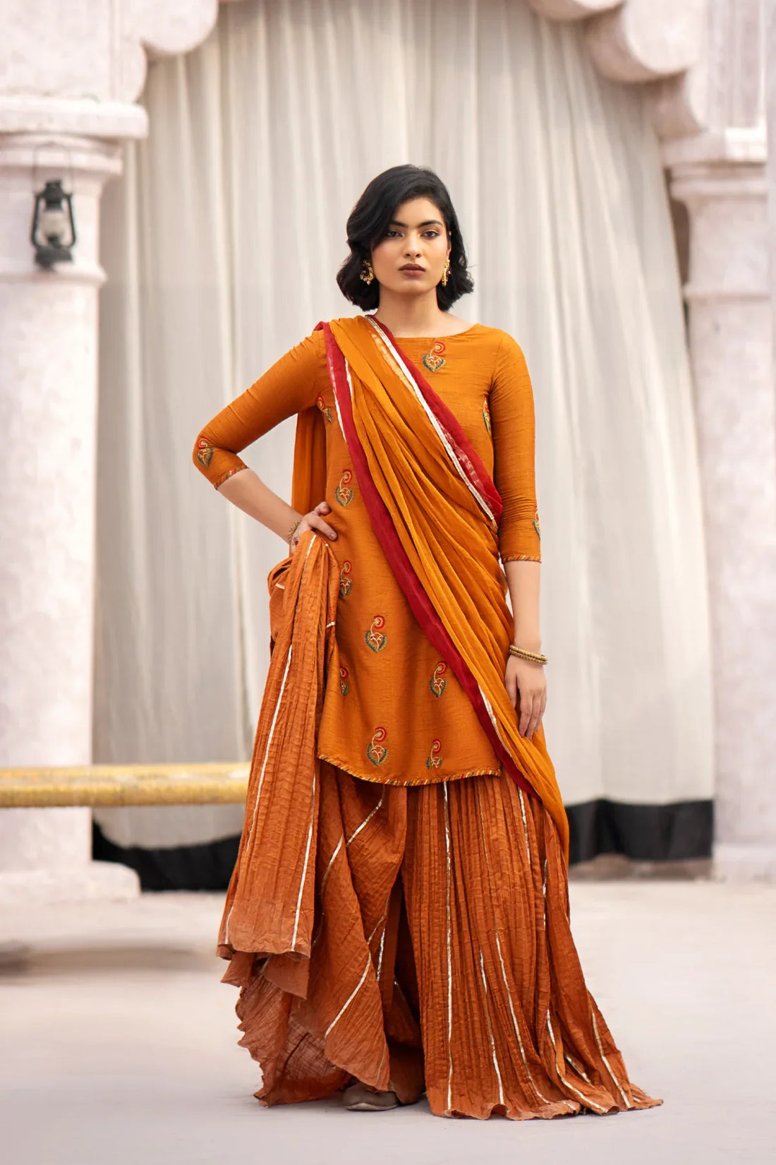 Erum Khan | Sakhiyan Formals | GULDAUDI - Rang-e-Khaas