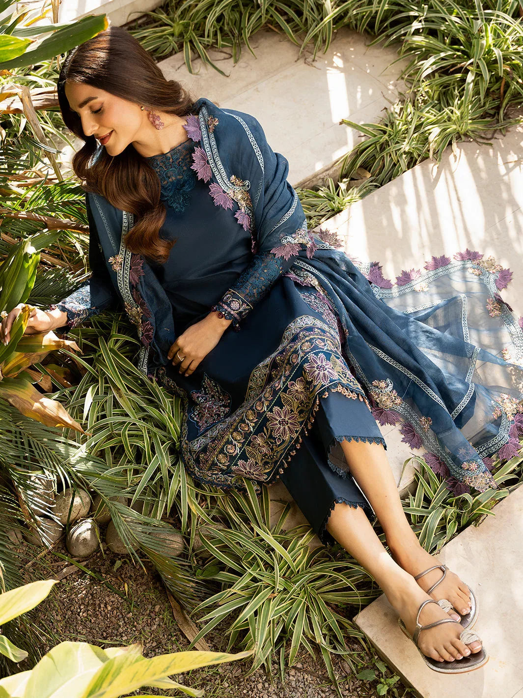 Izel | Mahveen Festive Lawn 25 | RAISA - Rang-e-Khaas
