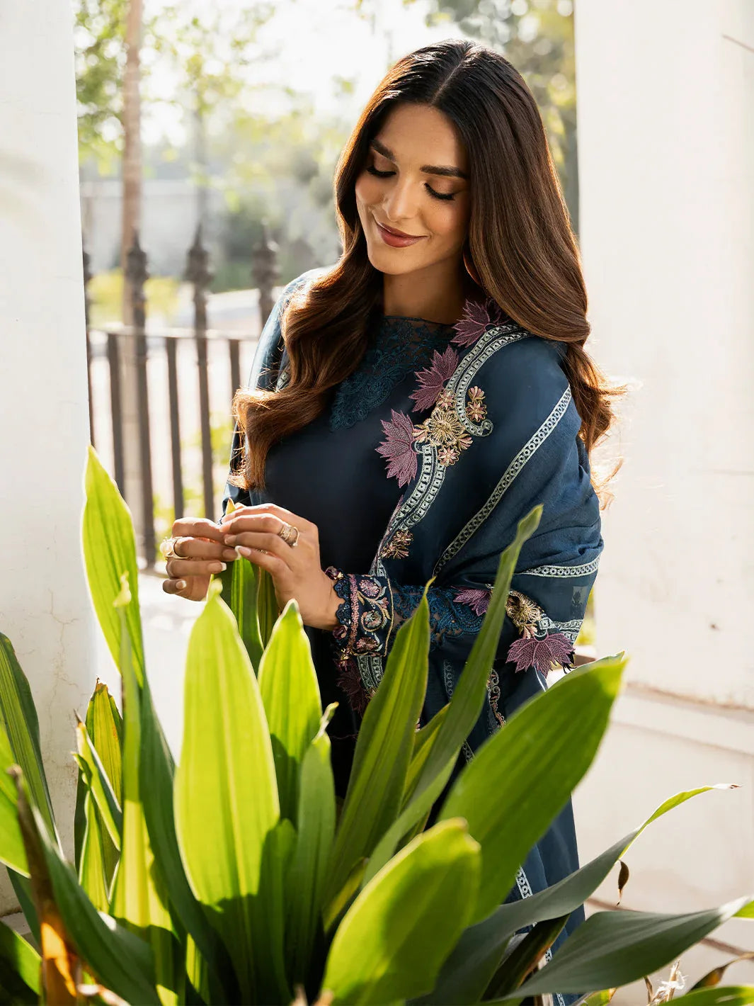 Izel | Mahveen Festive Lawn 25 | RAISA - Rang-e-Khaas