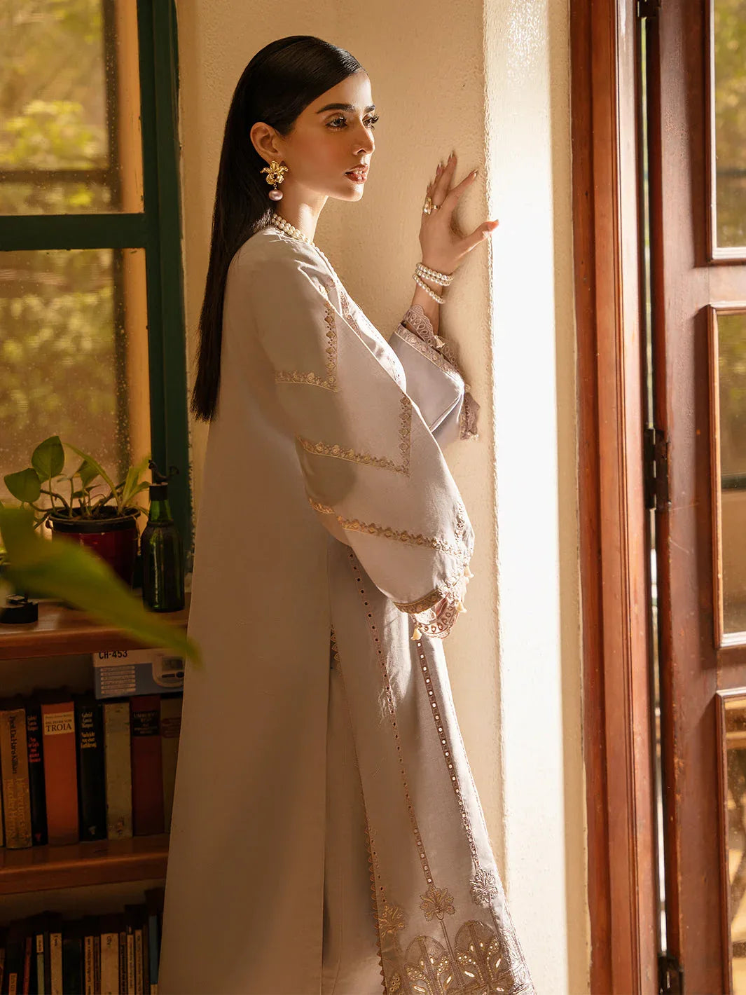 Izel | Dastak Luxury Lawn | SAAYE - Rang-e-Khaas